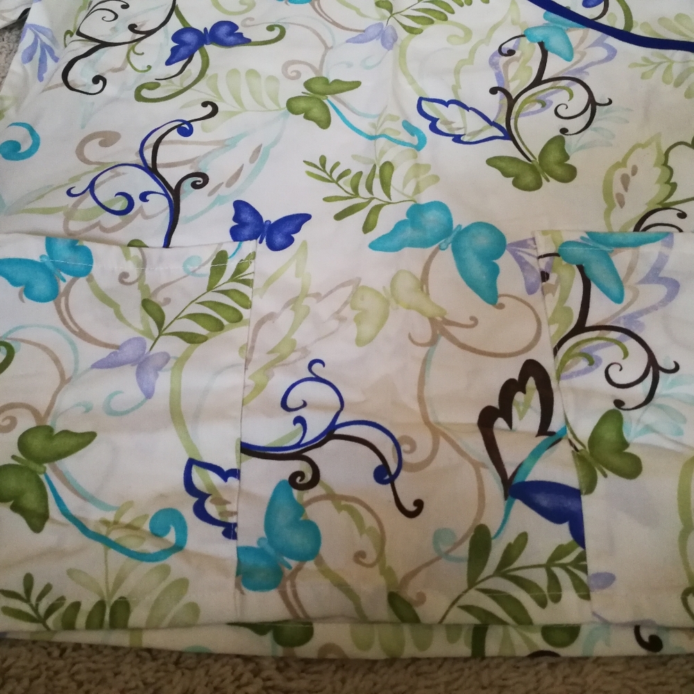 Scrub top - Picture 4 of 4